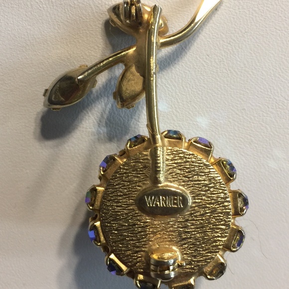 Vintage Signed Warner Crystal Berry Brooch - Picture 7 of 7